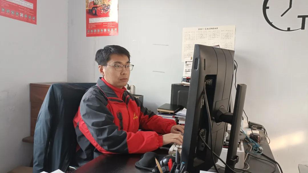 鄭州中聯(lián)電子商務部部長吉平:服務是第二競爭力 吉平1.jpg