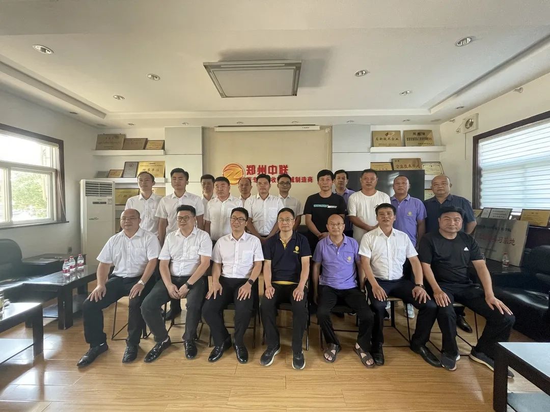 鄭州中聯(lián)與廣西玉柴等合作伙伴們強(qiáng)強(qiáng)聯(lián)手,全力保障秋收服務(wù) 813-5.jpg