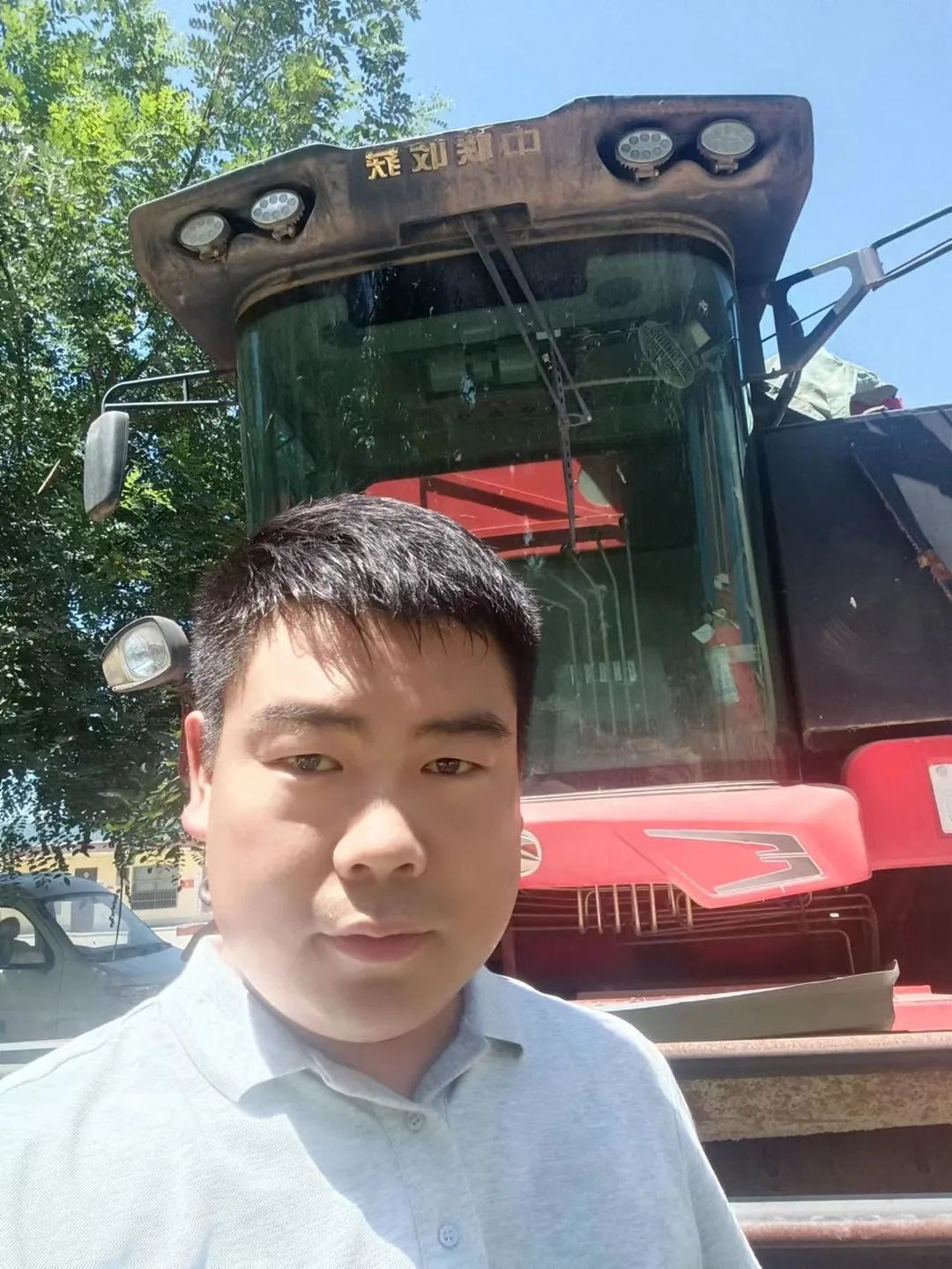 常立赫:跨區(qū)服務(wù)隊(duì)隊(duì)長(zhǎng)的致富秘訣 814.jpg