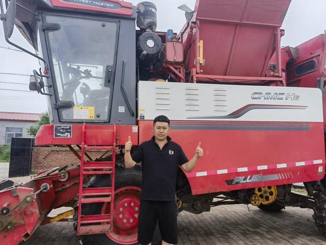 柴海峰:
中聯(lián)收獲花生機 成績顯著獲口碑