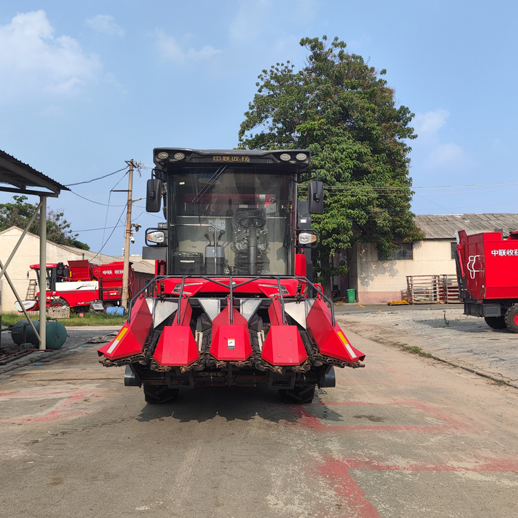中聯(lián)收獲2025款4YZ-4B型自走式玉米收獲機(jī)